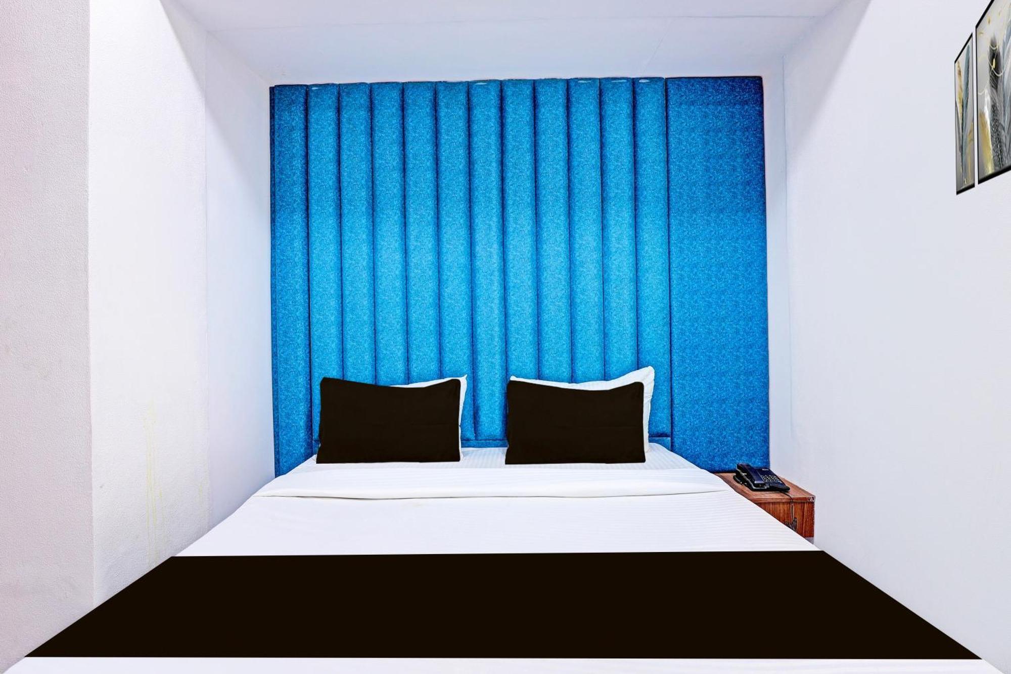 Super Hotel O Althan Formerly Hotel Niraant スーラト エクステリア 写真