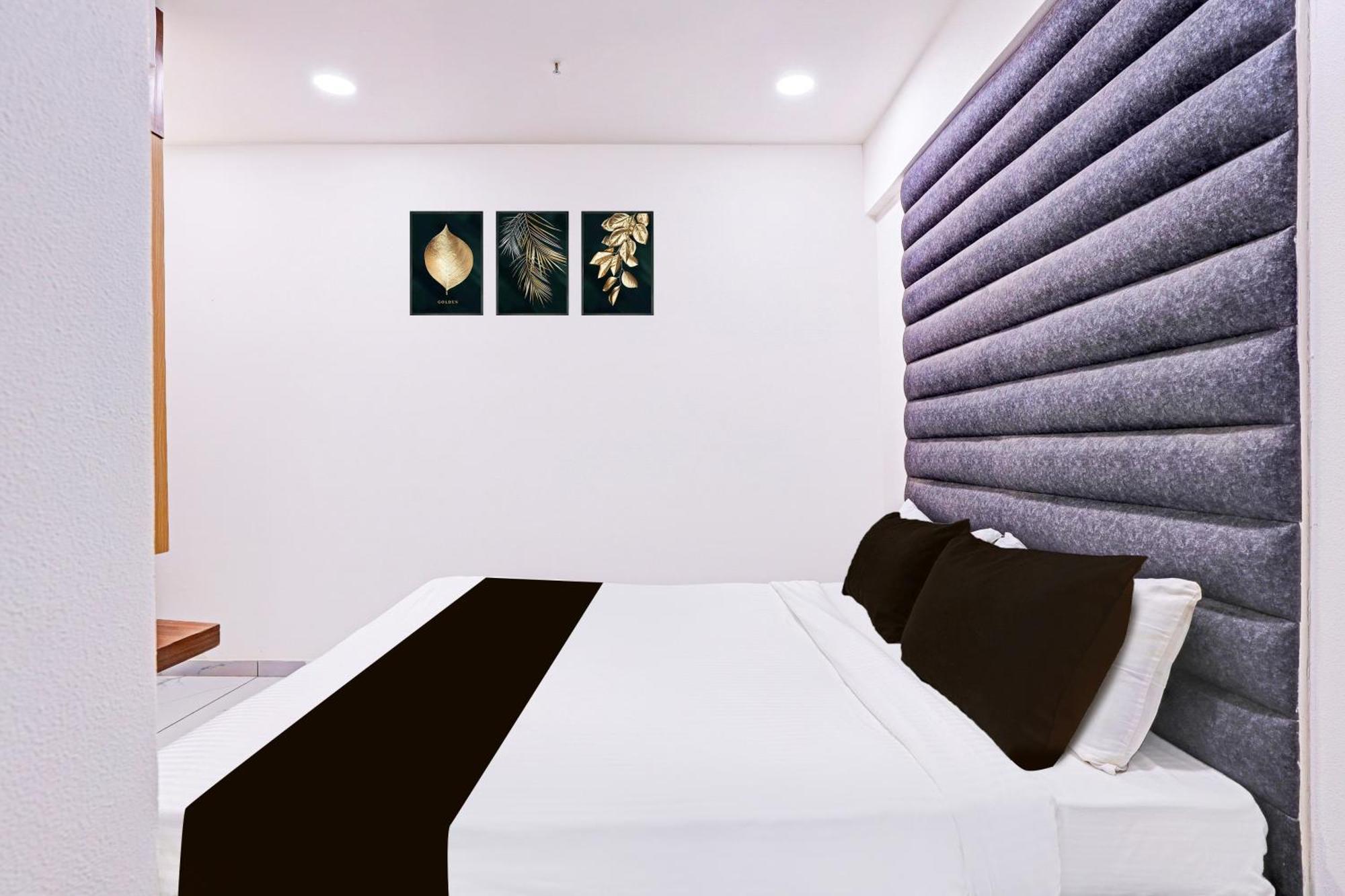 Super Hotel O Althan Formerly Hotel Niraant スーラト エクステリア 写真