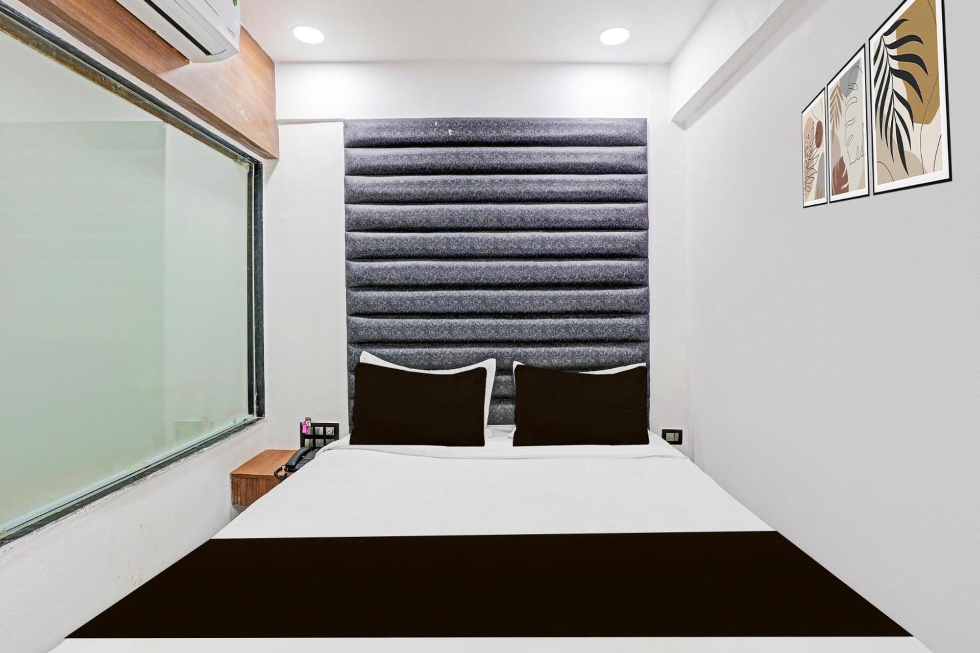 Super Hotel O Althan Formerly Hotel Niraant スーラト エクステリア 写真