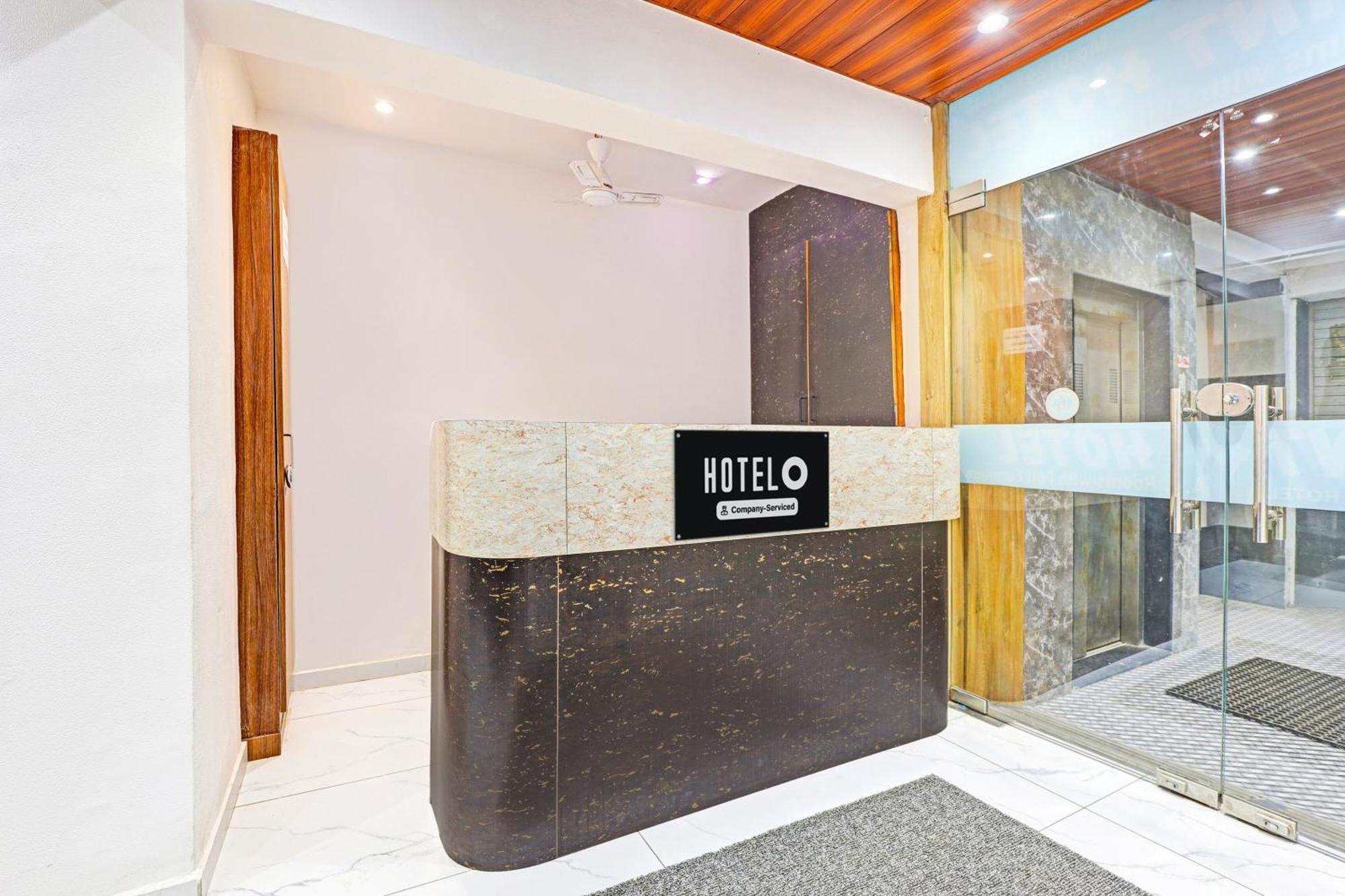 Super Hotel O Althan Formerly Hotel Niraant スーラト エクステリア 写真