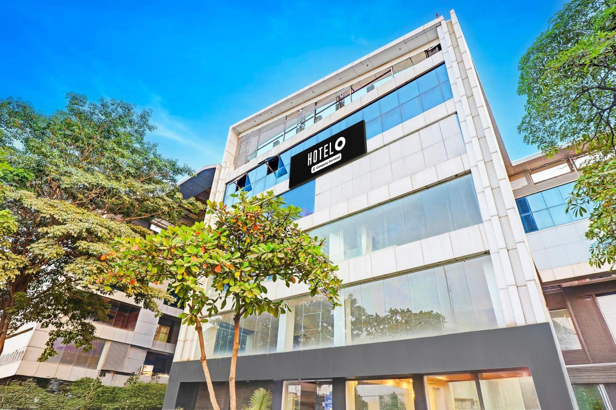 Super Hotel O Althan Formerly Hotel Niraant スーラト エクステリア 写真